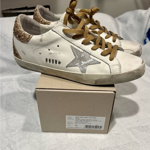 Golden Goose Super-Star Classic with spur. Worn just a handful of times. Size 39 - Picture 4 of 7